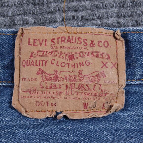 Vintage Levi's 501 Jeans Mens 38x30 Blue Made In USA Straight Button Fly - Picture 9 of 10
